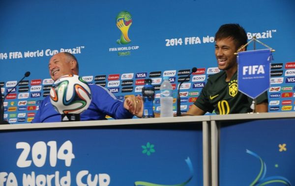 Neymar admite ansiedade e relaxa com Felipo: 