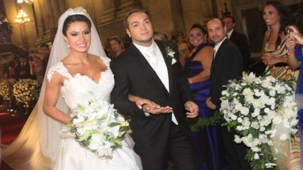 Belo pediu 100 mil emprestados para noite de npcias em famoso hotel   (confira fotos do casamento)