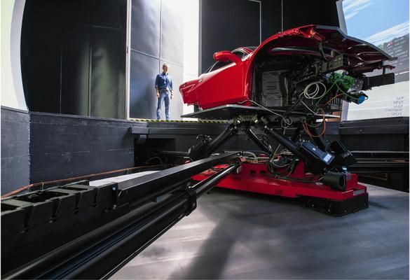 EXCLUSIVO: testamos o simulador ultrassecreto da Ferrari