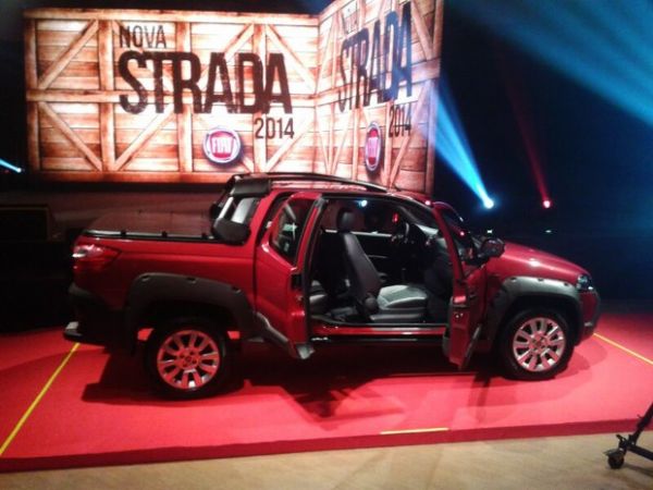 Fiat lana Strada 2014 com porta traseira como no Veloster; veja preos