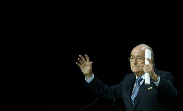 Blatter  reeleito presidente da Fifa aps desistncia de concorrente