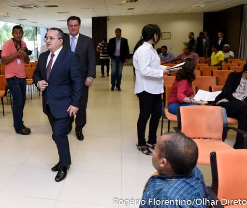 Pedro Taques vai a Portugal dar palestra; vice Carlos Fvaro assume governo