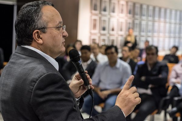 O governador Pedro Taques e o Frum Sindical discutem RGA