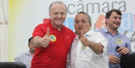 Pedro Taques faz agradecimento pblico a Pivetta por campanha e transio