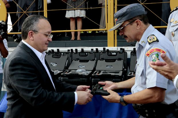Pedro Taques e coronel Zaquel, em evento da SESP em 2015