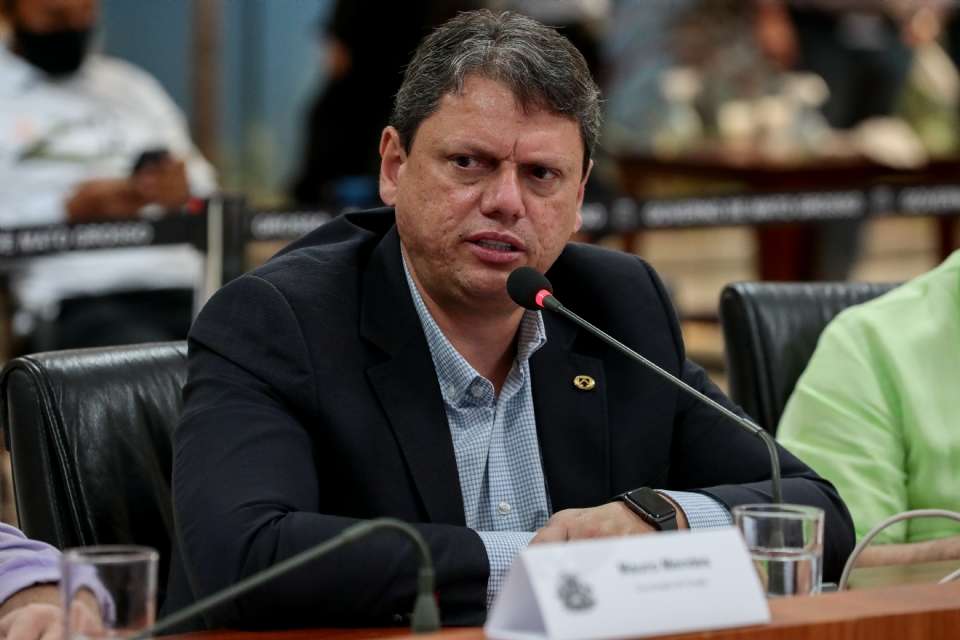 Em Cuiab, ministro Tarcsio nega que seja candidato e diz que misso  cuidar da infraestrutura