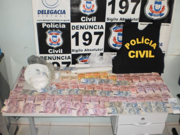 Padaria era usada para venda de drogas e traficante  preso pela Polcia Civil