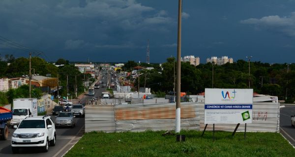 Atrasado h um ano, viaduto Beira Rio tem apenas 13% das obras concludas;  fotos 