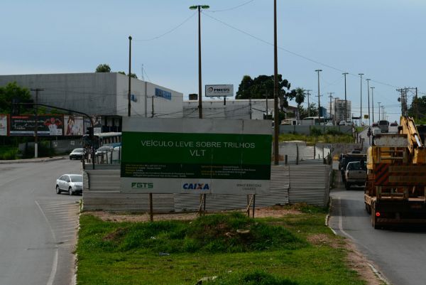 Esquecido, viaduto Beira Rio est atrasado h 2 anos e 6 meses e s tem 13% de concluso