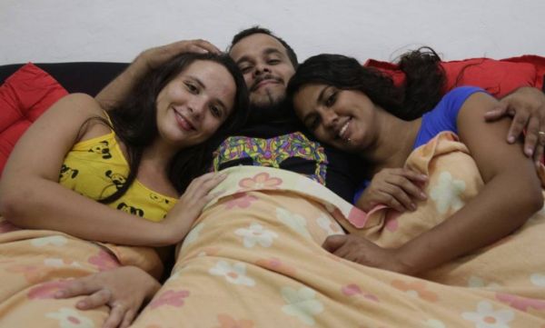 Yasmin Nepomuceno, Leandro Jonattan e Thais Souza de Oliveira vivem em uma casa em Madureira -