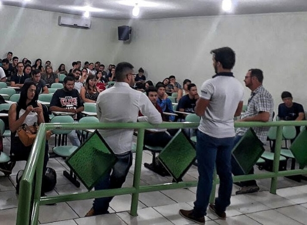 Crea Jnior Mato Grosso leva palestra a estudantes de Barra do Garas