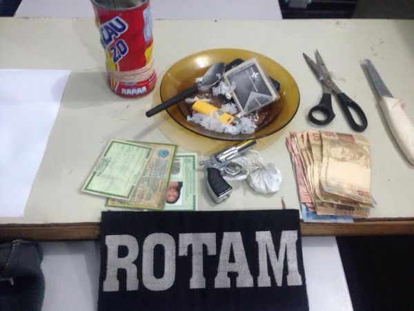 Operao da ROTAM prende nove criminosos e apreende drogas e armas