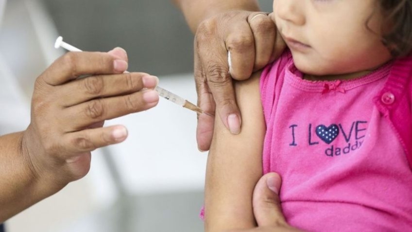 MT recebe primeiras doses de vacina contra Covid-19 para crianas nesta sexta-feira
