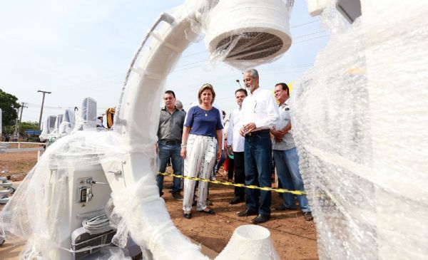 Lucimar lana obras e entrega R$ 1 milho em equipamentos para o HMPSVG
