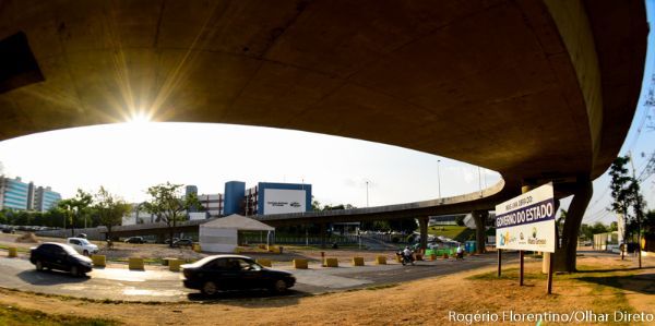 Com viaduto interditado, Consrcio VLT implanta novo desvio na avenida do CPA