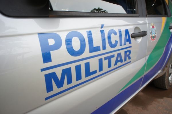 Policial militar sofre tentativa de assassinato na porta de casa