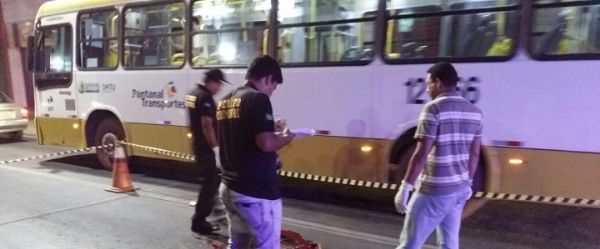 Homem  esfaqueado at a morte em plena avenida da Prainha; PC procura suspeito