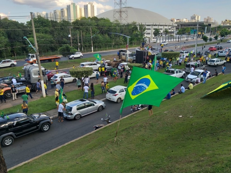 Pelo voto impresso, Bolsonaristas fazem carreata na Avenida do CPA;   Veja vdeos