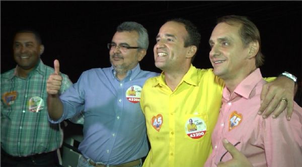 Com Paulo Taques, Botelho e Wilson, vereador encerra campanha em ato com 500 pessoas