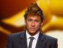 Neymar recebe o prmio de melhor gol de 2011 eleito pela FIFA