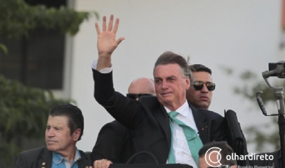 OD - Bolsonaro chega  igreja Comunidade das Naes