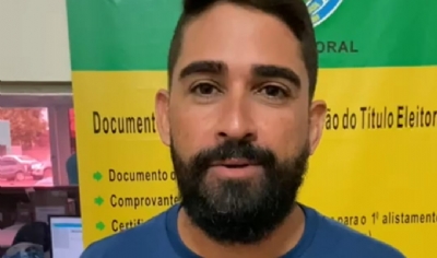 Eleitor que filmou voto em Bolsonaro grava vdeo de retratao, trabalhar como mesrio e pagar multa