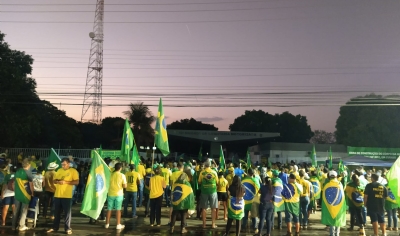 Apoiadores de Bolsonaro no comentam relatrio das Foras Armadas