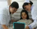 Chinesa passa por transplante de rosto; face foi criada no peito