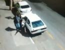 Bandido tenta roubar carro e acaba levando uma rasteira