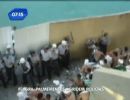 Vdeo da internet mostra policiais apanhado de torcedores do Palmeiras