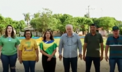 Prefeito usa servidores para propaganda irregular em apoio  Bolsonaro