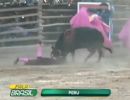 Aprendiz de toureira  ferida por touro durante festa no Peru